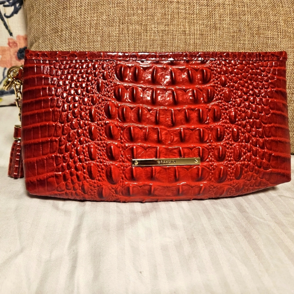 NWOT Brahmin wristlet